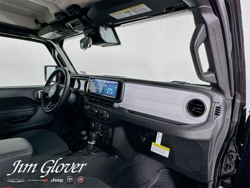 New 2025 Jeep Gladiator Sport image 14