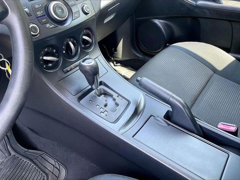 Used 2013 MAZDA MAZDA3 i Sport FWD image 19