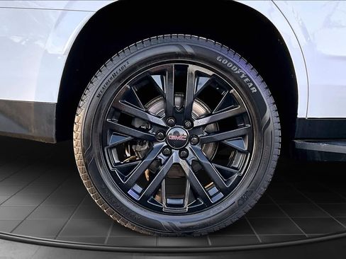 Used 2023 GMC Yukon SLE image 35
