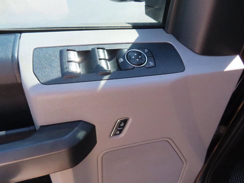 Used 2018 Ford F250 XL w/ Power Equipment Group AWD/4WD image 26