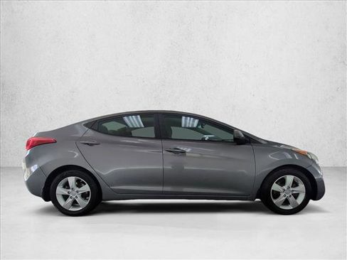 Used 2013 Hyundai Elantra GLS w/ Preferred Pkg FWD image 4