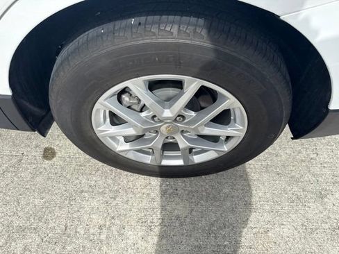 Used 2024 Chevrolet Equinox LT FWD image 20