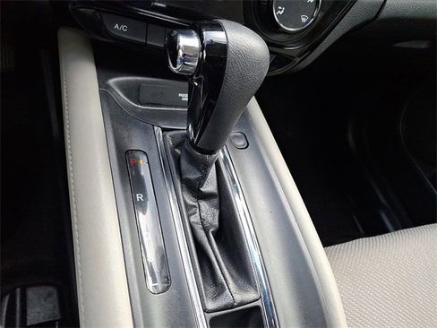 Used 2017 Honda HR-V LX image 21