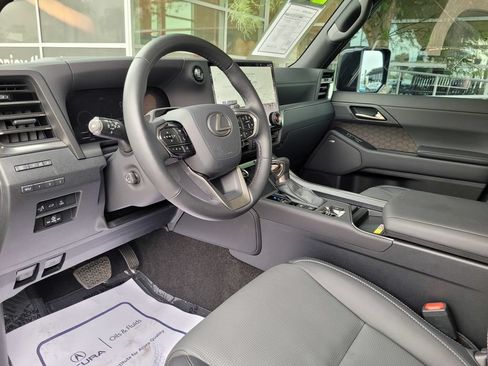 Used 2026 Lexus GX 550 AWD/4WD image 11