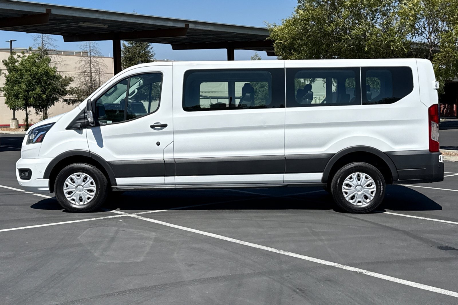 Used 2023 Ford Transit 350 XLT RWD image 13