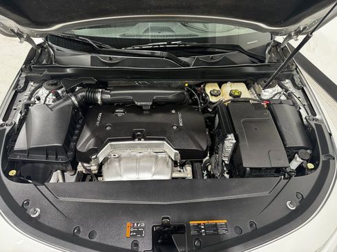 Used 2016 Chevrolet Impala LT w/ Convenience Package image 11