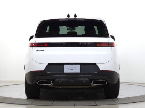Used 2024 Land Rover Range Rover Sport SE image 5