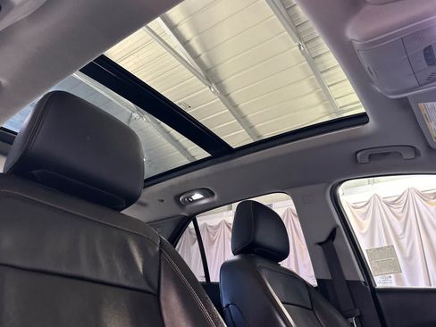 Used 2018 Chevrolet Equinox Premier FWD image 20