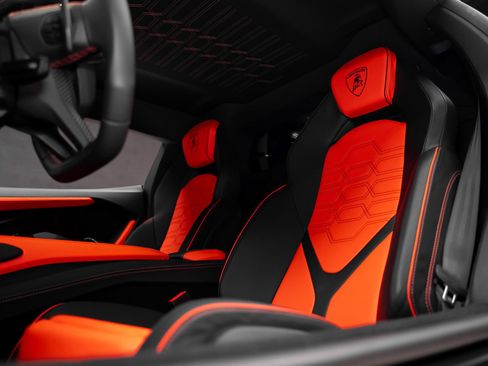 Used 2024 Lamborghini Revuelto AWD/4WD image 67