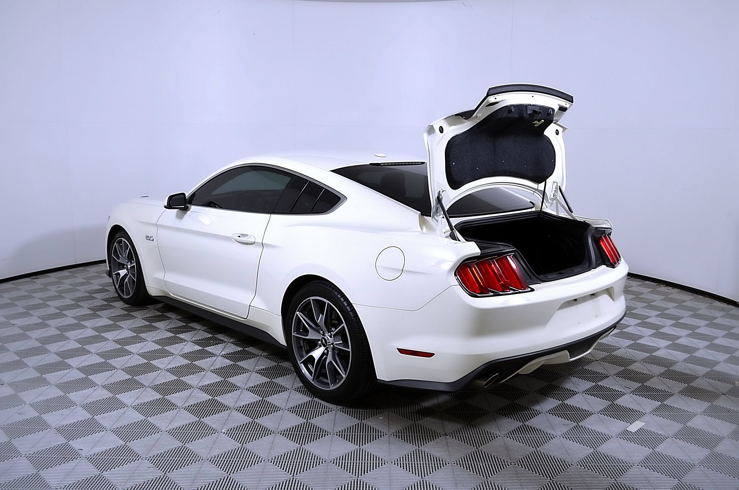 Used 2015 Ford Mustang 50 Years RWD image 10