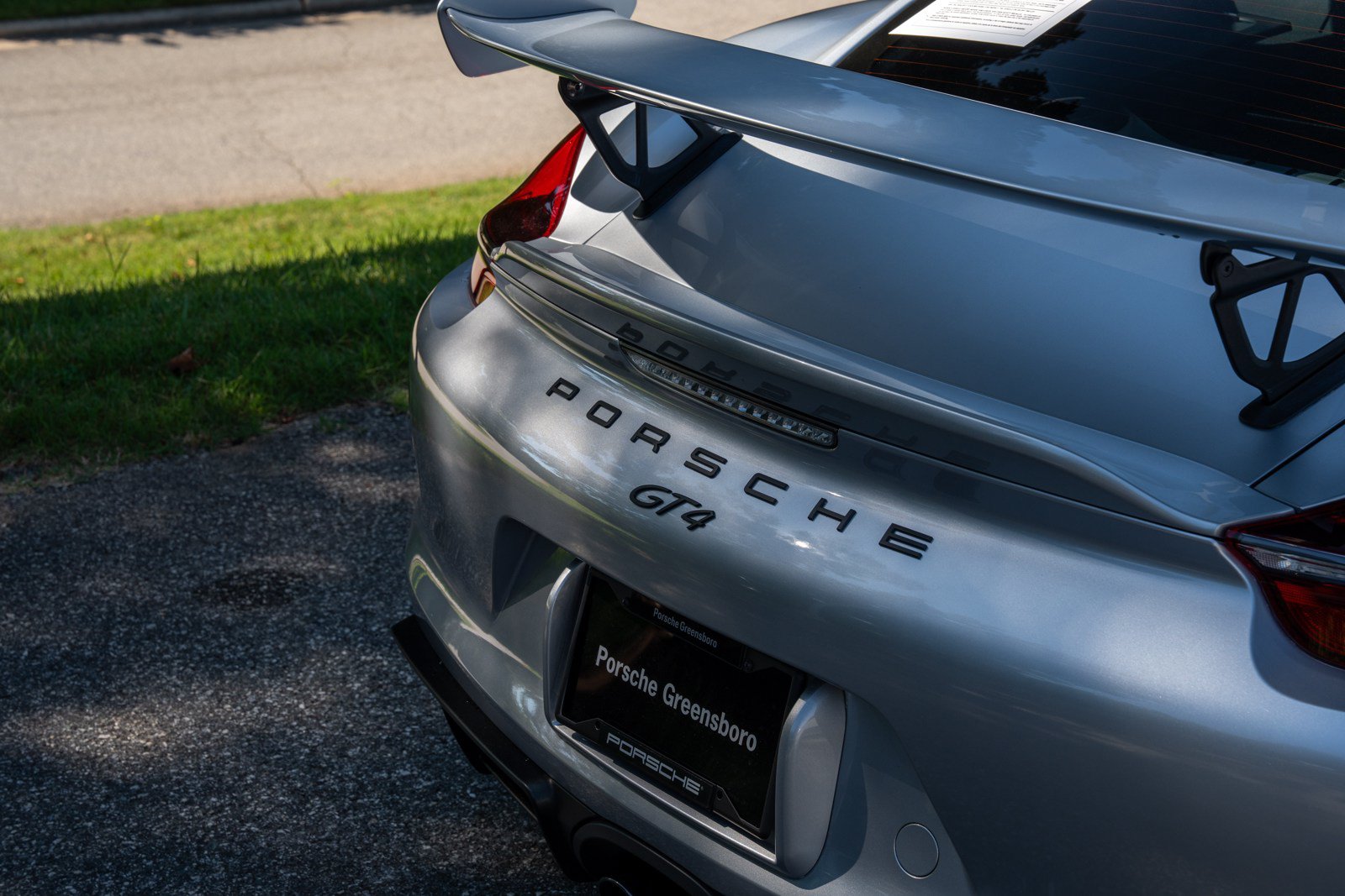Certified 2016 Porsche Cayman GT4 RWD image 16