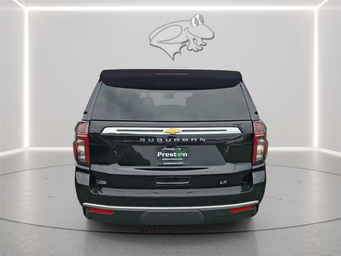 Used 2024 Chevrolet Suburban LT AWD/4WD image 4