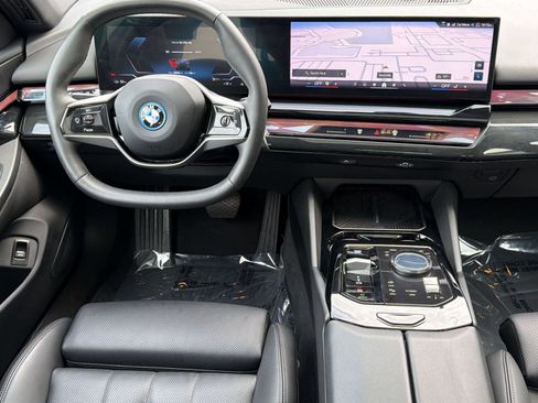 Certified 2024 BMW i5 eDrive40i w/ Premium Package RWD image 24
