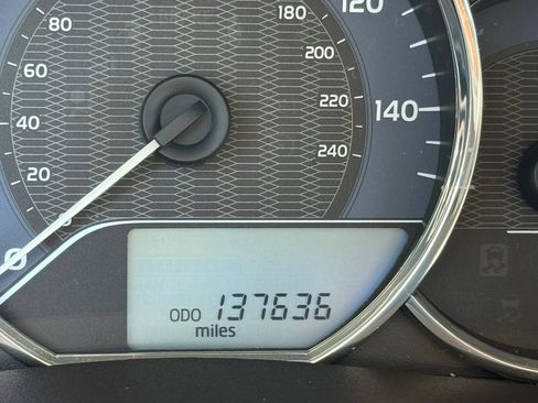 Used 2014 Toyota Corolla LE FWD image 35