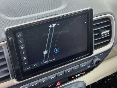 Certified 2025 Hyundai Venue Limited FWD image 12