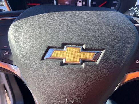 Used 2023 Chevrolet Equinox LT image 17