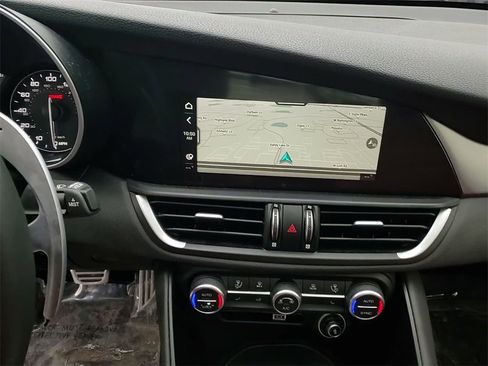 Used 2023 Alfa Romeo Giulia Veloce image 28