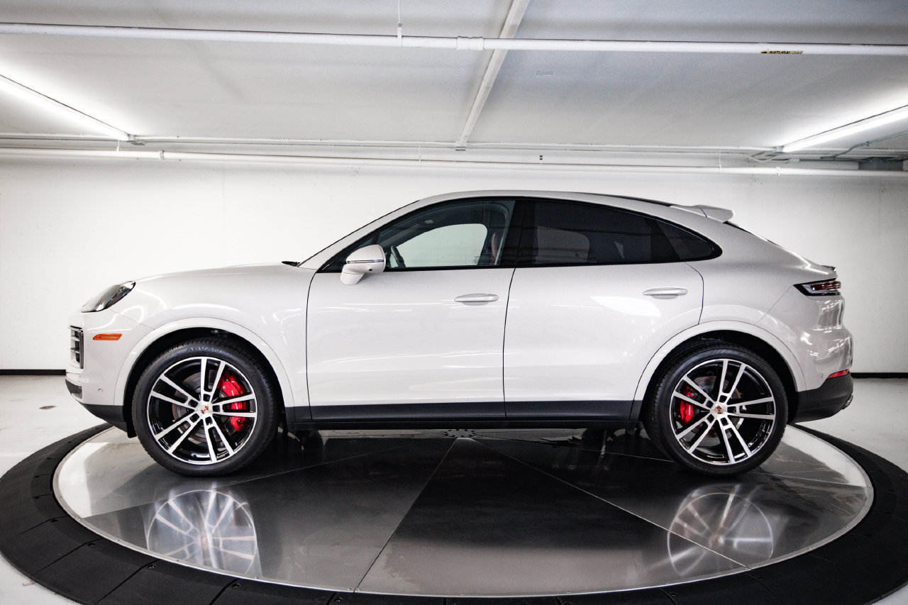 Certified 2026 Porsche Cayenne S AWD/4WD image 2