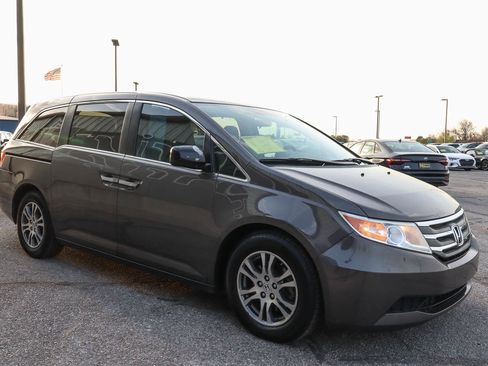 Used 2013 Honda Odyssey EX image 3
