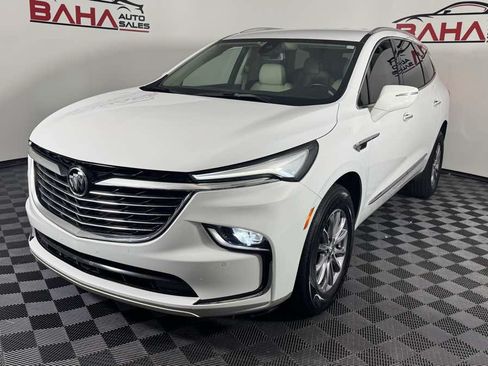 Used 2023 Buick Enclave Essence AWD/4WD image 2