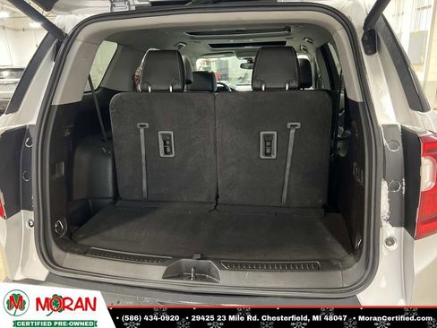 Used 2020 GMC Acadia SLT w/ Driver Alert Package II image 12