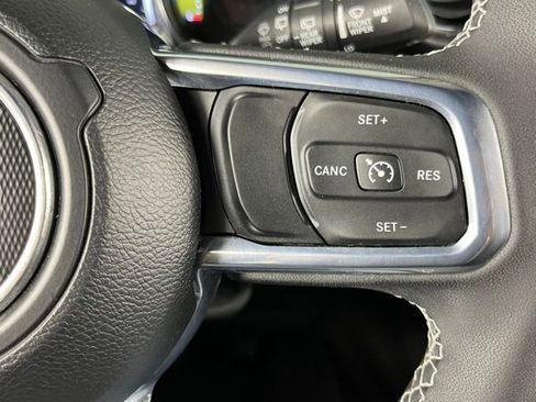 Used 2023 Jeep Wrangler Unlimited Sahara AWD/4WD image 15