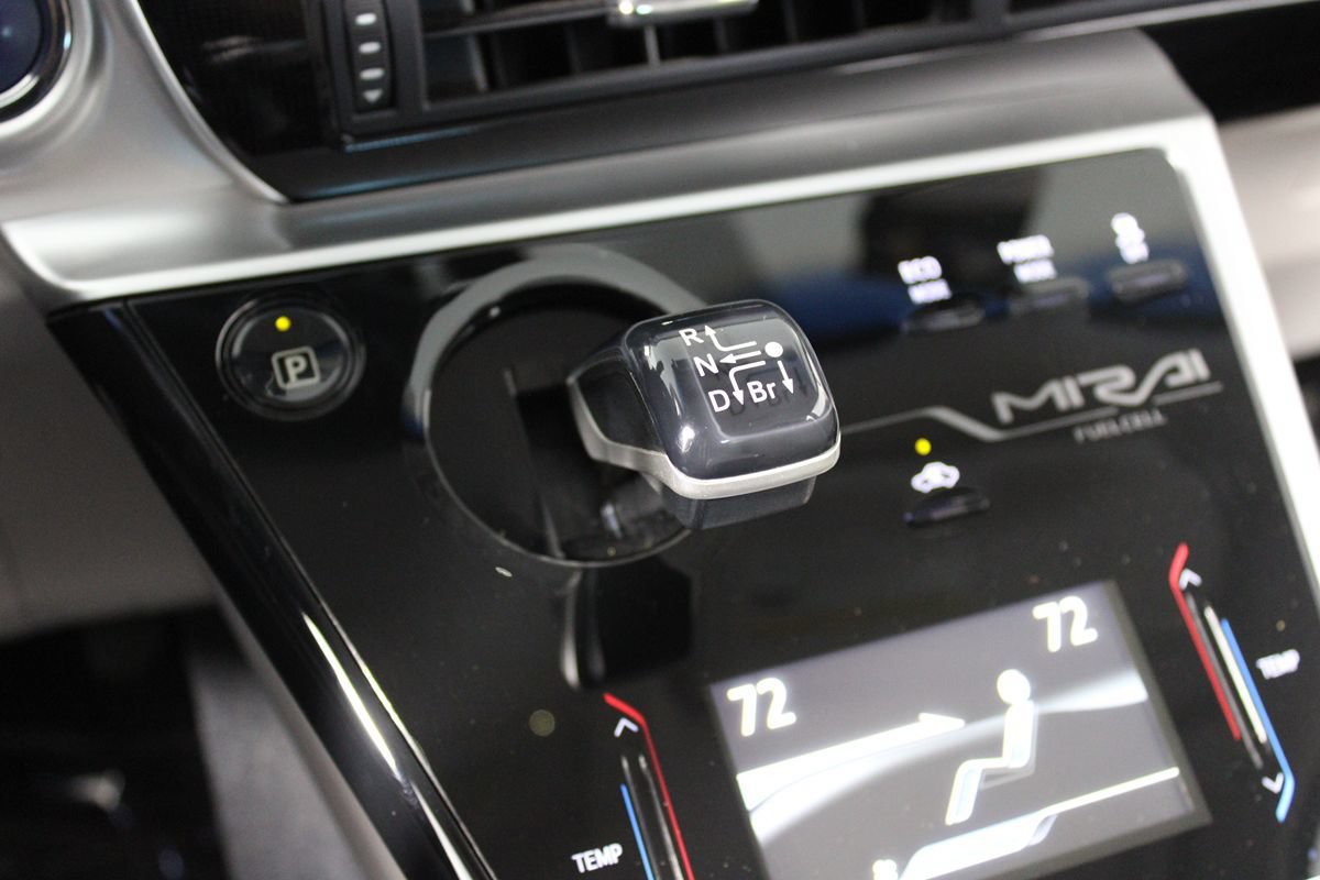 Used 2017 Toyota Mirai FWD image 16
