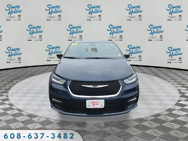 Used 2025 Chrysler Pacifica Select FWD image 2