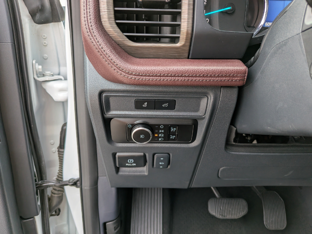 Used 2024 Ford Expedition Limited RWD image 30