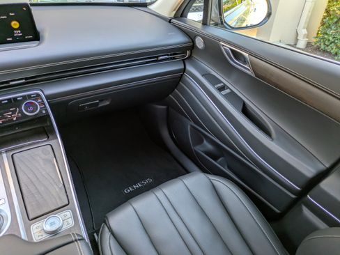 Certified 2023 Genesis GV80 2.5T image 12