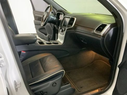 Used 2015 Jeep Grand Cherokee Overland image 24