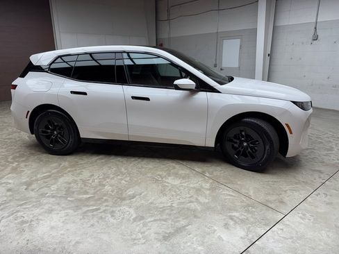 Used 2026 BMW iX xDrive60 image 6