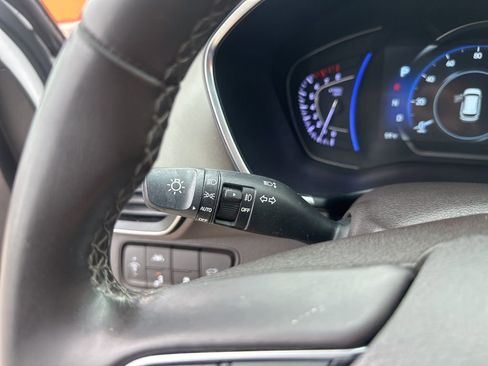 Used 2020 Hyundai Santa Fe SEL image 32