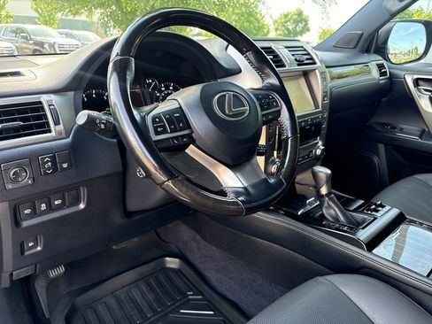 Used 2020 Lexus GX 460 Premium w/ Premium Package AWD/4WD image 11