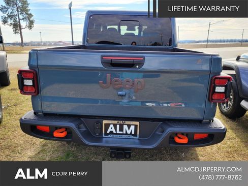 New 2025 Jeep Gladiator Mojave w/ Safety Group AWD/4WD image 11