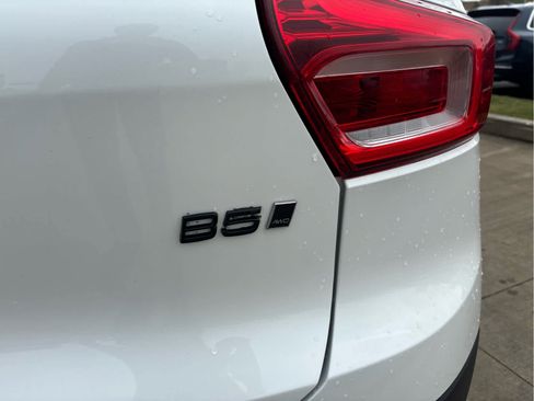 Used 2023 Volvo XC40 B5 Core w/ Convenience Package AWD/4WD image 11