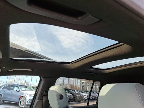 Used 2026 Mercedes-Benz GLB 250 4MATIC image 13