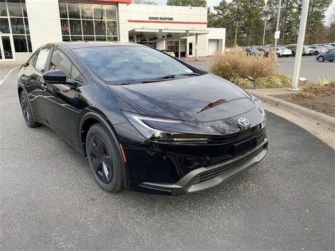 New 2026 Toyota Prius LE image 2