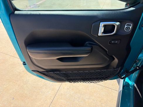 Used 2019 Jeep Wrangler Unlimited Sport AWD/4WD image 13