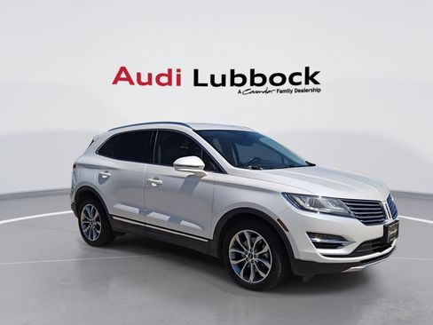 Used 2017 Lincoln MKC Select w/ Select Plus Package FWD image 2
