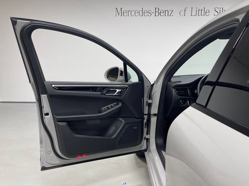 Used 2024 Porsche Macan S AWD/4WD image 17