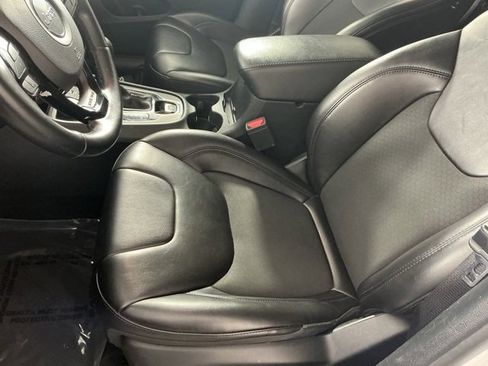 Used 2020 Jeep Cherokee Latitude Plus image 7