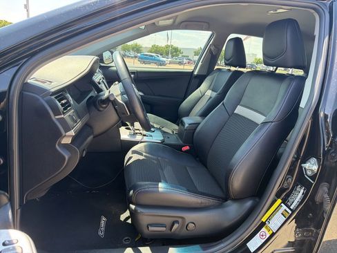 Used 2012 Toyota Camry SE FWD image 13