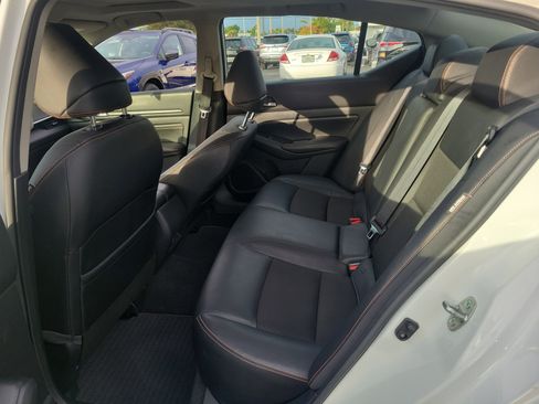 Used 2020 Nissan Altima 2.5 SR w/ Premium Package image 13