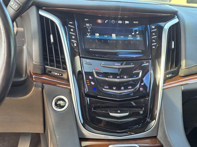 Used 2020 Cadillac Escalade Luxury RWD image 17