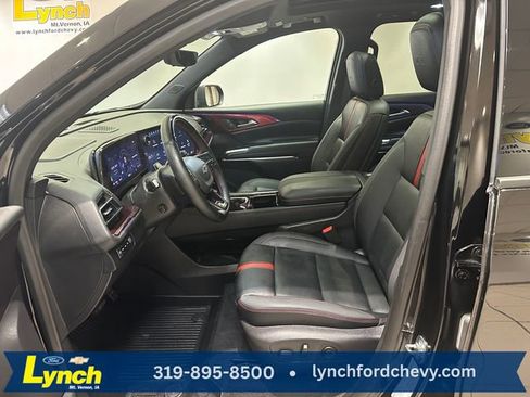 Used 2025 Chevrolet Traverse RS w/ LPO, Floor Liner Package AWD/4WD image 6