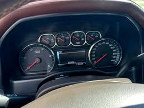 Used 2016 Chevrolet Silverado 2500 High Country w/ Duramax Plus Package image 7