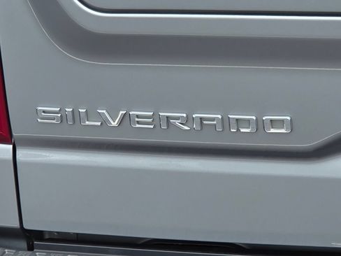 Used 2023 Chevrolet Silverado 1500 LTZ w/ LTZ Premium Package AWD/4WD image 16