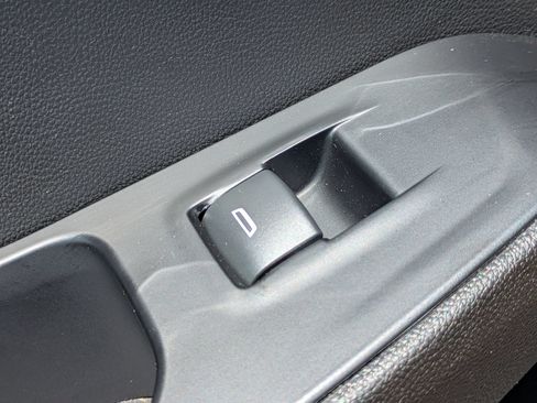 Used 2023 Chevrolet Traverse LS FWD image 24
