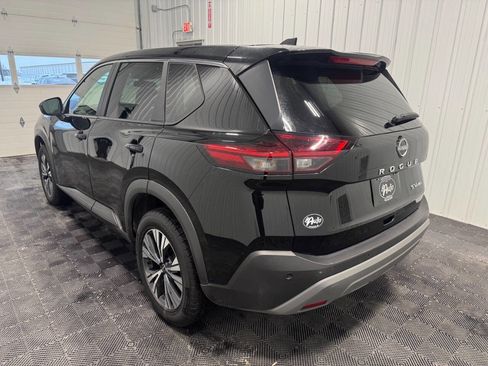 Used 2023 Nissan Rogue SV image 4